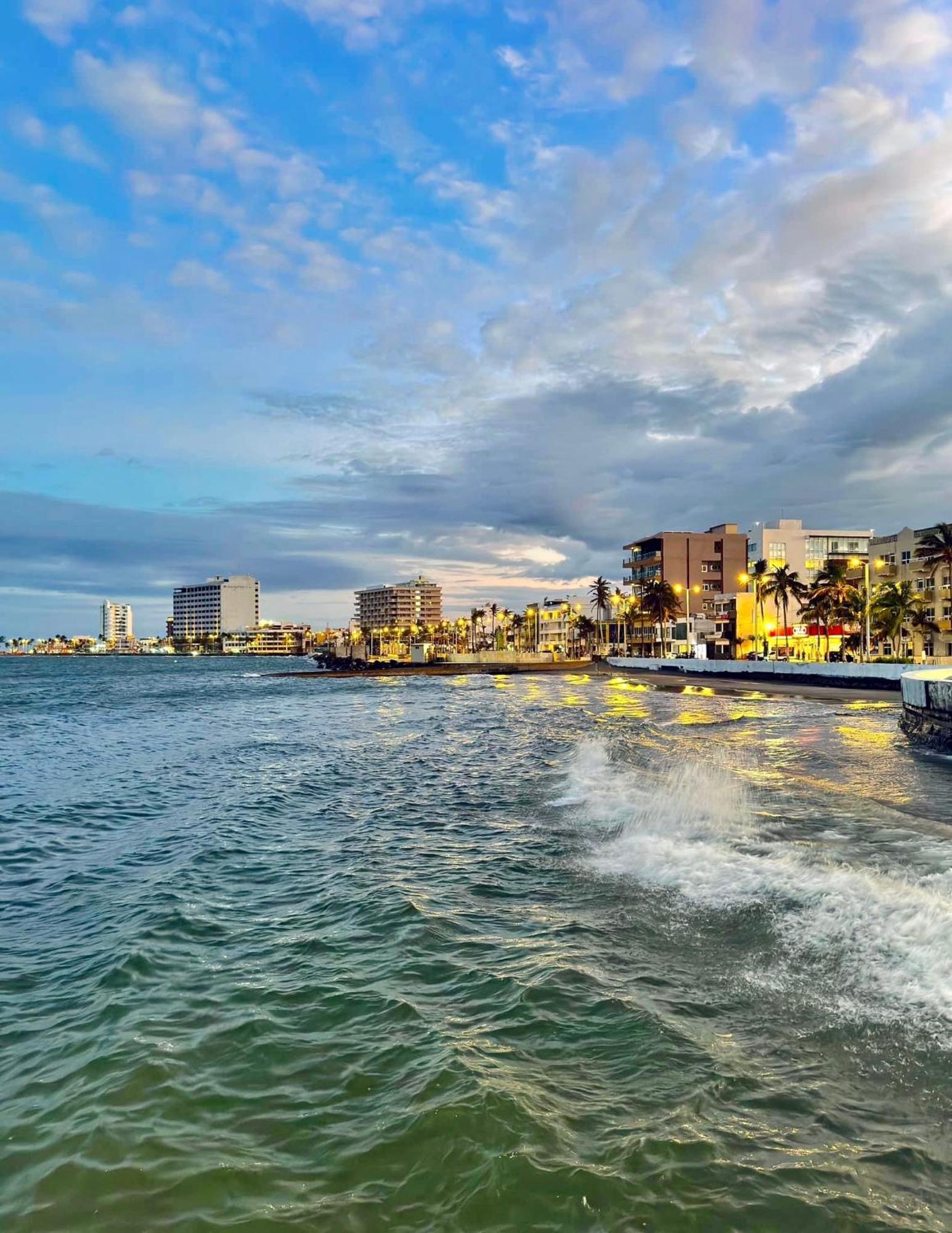 Suites Brisa Marina - Atras De Playa Regatas Y El Malecon, 6 Calles Del Acuario Veracruz Exterior foto