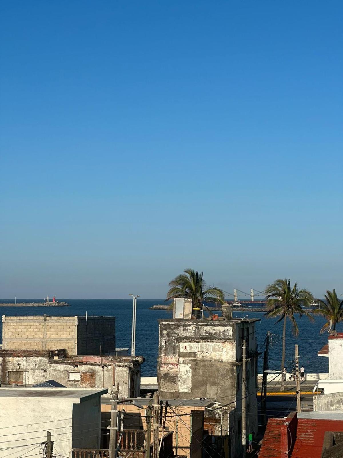 Suites Brisa Marina - Atras De Playa Regatas Y El Malecon, 6 Calles Del Acuario Veracruz Exterior foto