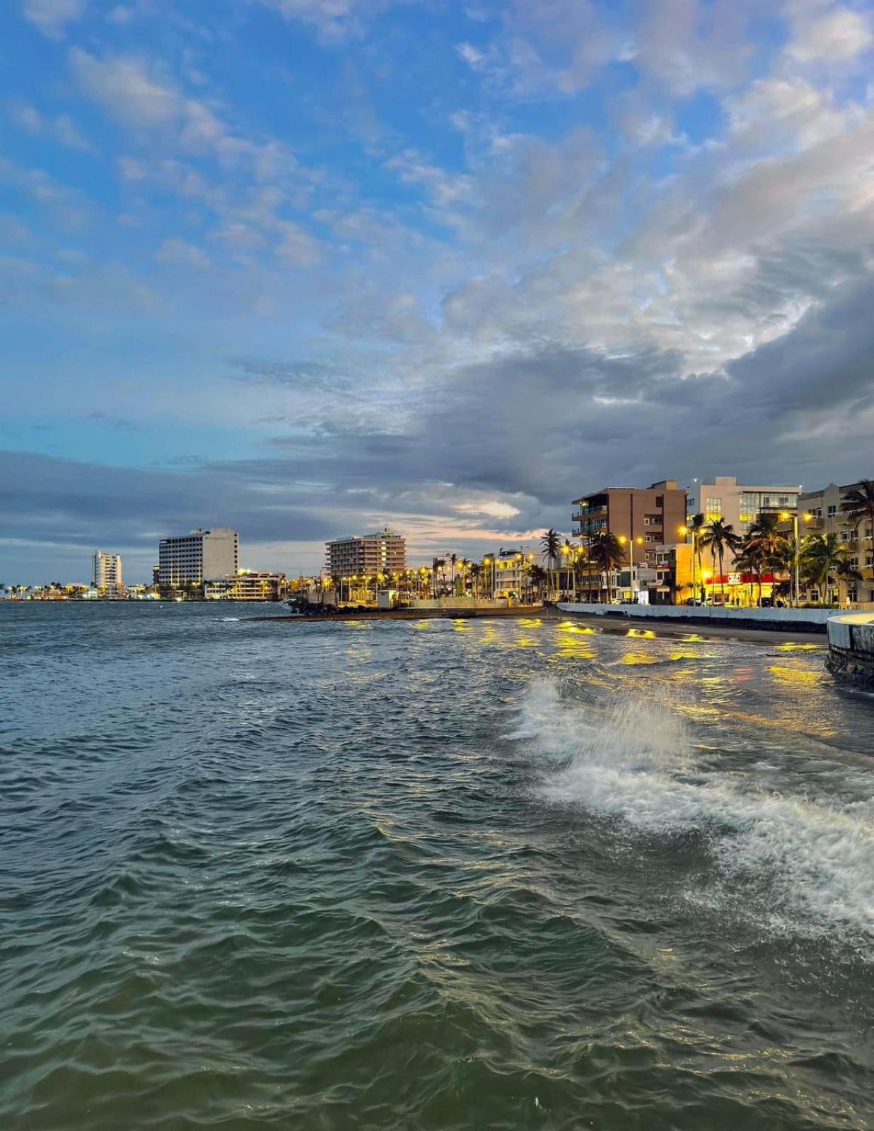 Suites Brisa Marina - Atras De Playa Regatas Y El Malecon, 6 Calles Del Acuario Veracruz Exterior foto